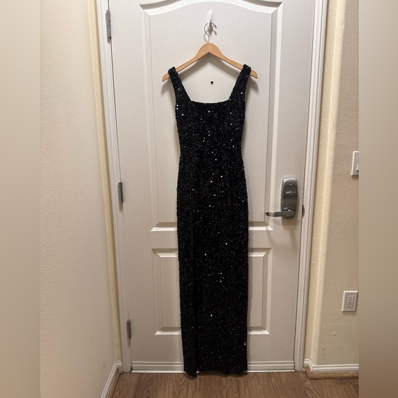 Helsi Marilyn Sequin Gown In Black Maxi dress with slit Size XS Preloved - Picture 4 of 8